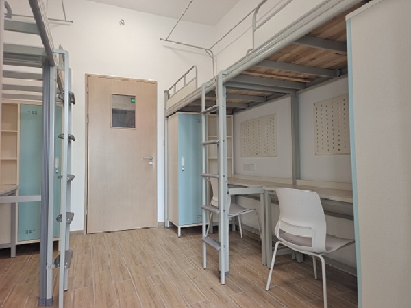 深圳市高級(jí)中學(xué)高中園宿舍公寓床已安裝到位！